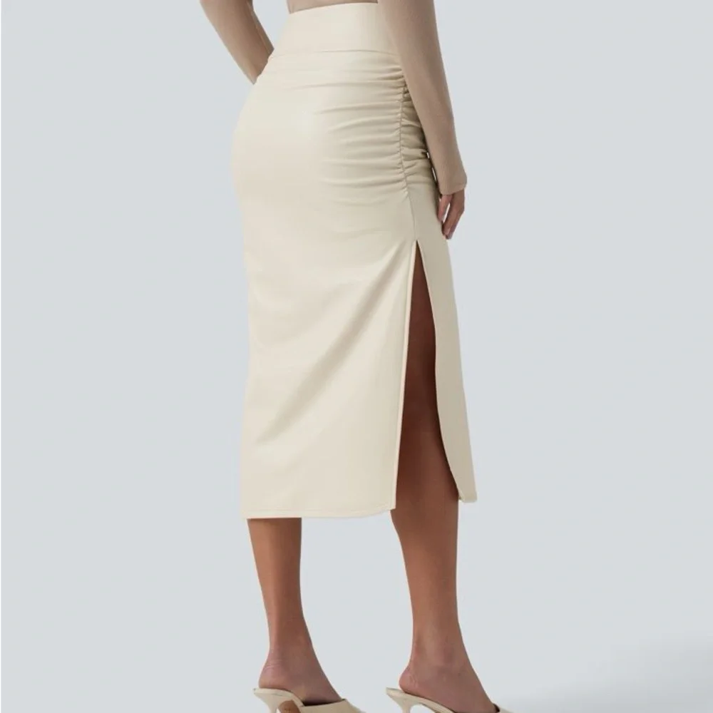 Halara High Waist Tummy Control Ruched Curved Hem Midi Skirt Medium NWOT - Picture 3 of 7